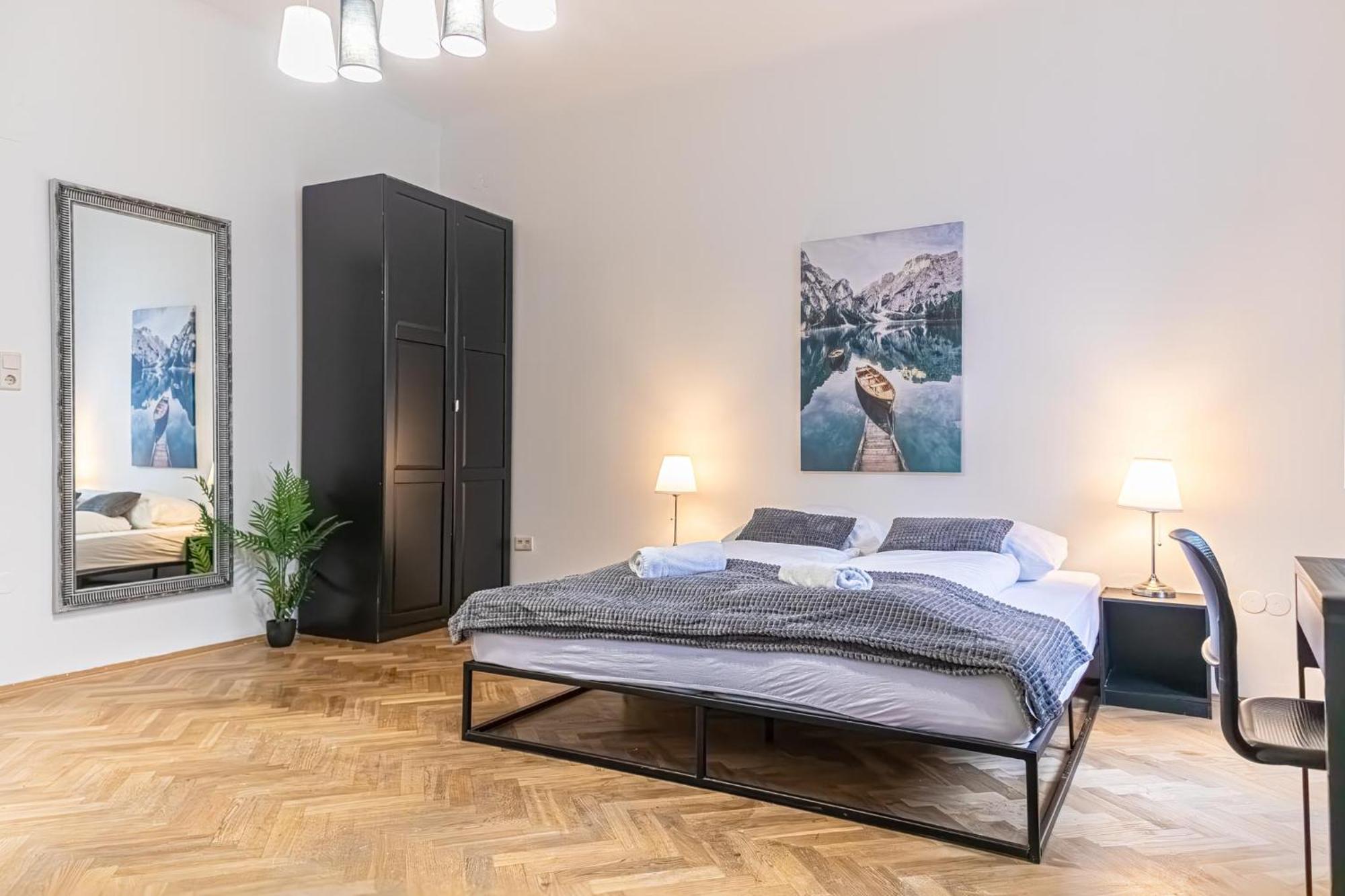 Spacious 2Br Apt -Near Wiener Stadthalle Burggassewiener Well Located Exterior foto