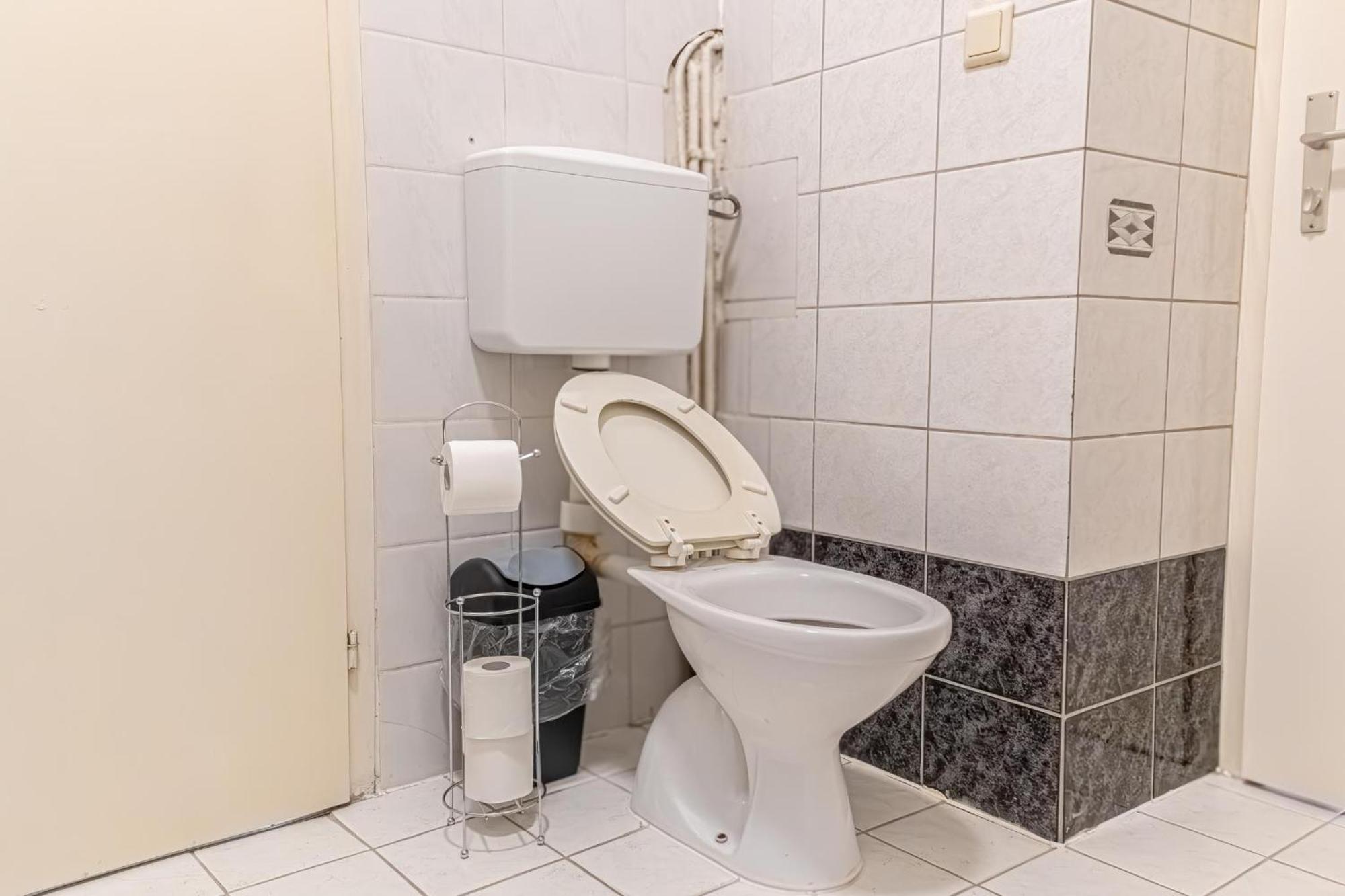 Spacious 2Br Apt -Near Wiener Stadthalle Burggassewiener Well Located Exterior foto
