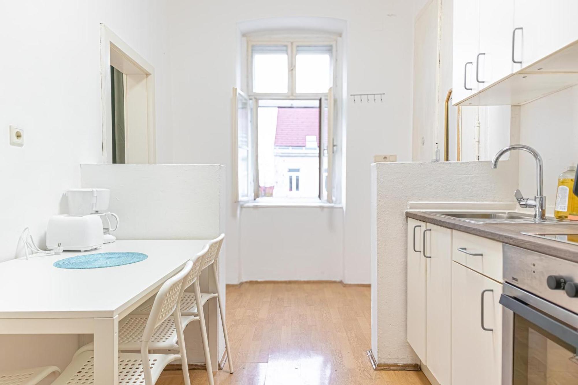 Spacious 2Br Apt -Near Wiener Stadthalle Burggassewiener Well Located Exterior foto