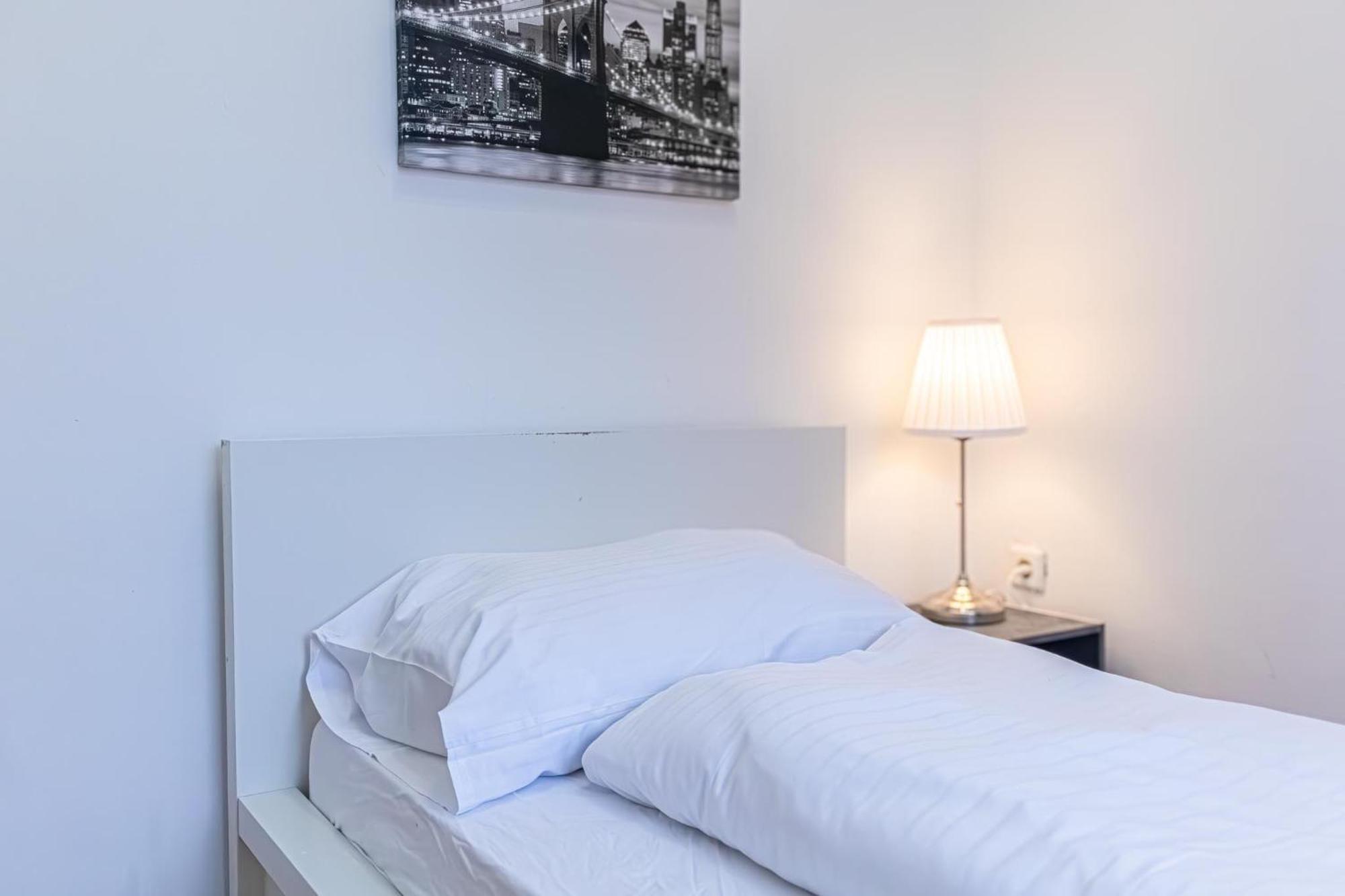 Spacious 2Br Apt -Near Wiener Stadthalle Burggassewiener Well Located Exterior foto